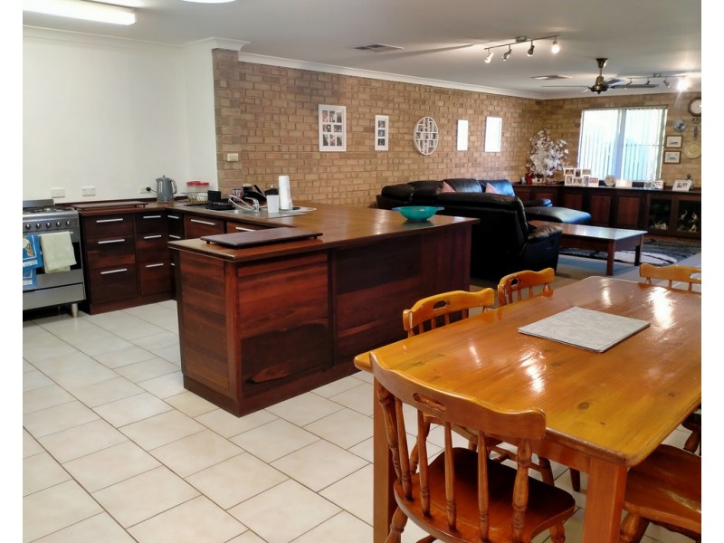 33 Chaparral crescent, Willetton WA 6155