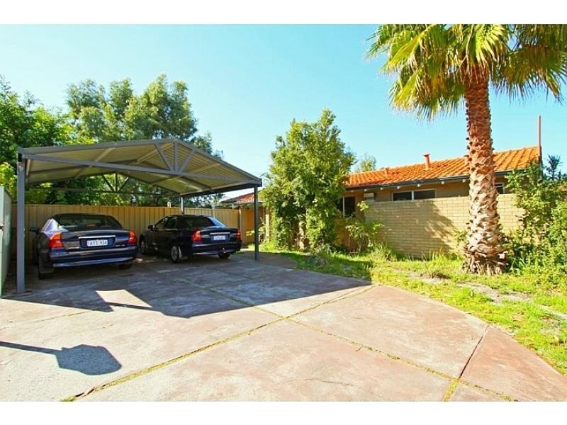 4 Miamba Court, Karawara WA 6152