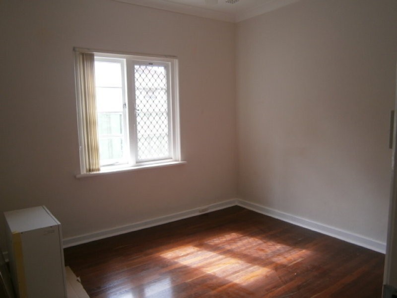 432 Berwick Street, St James WA 6102