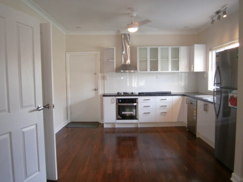432 Berwick Street, St James WA 6102