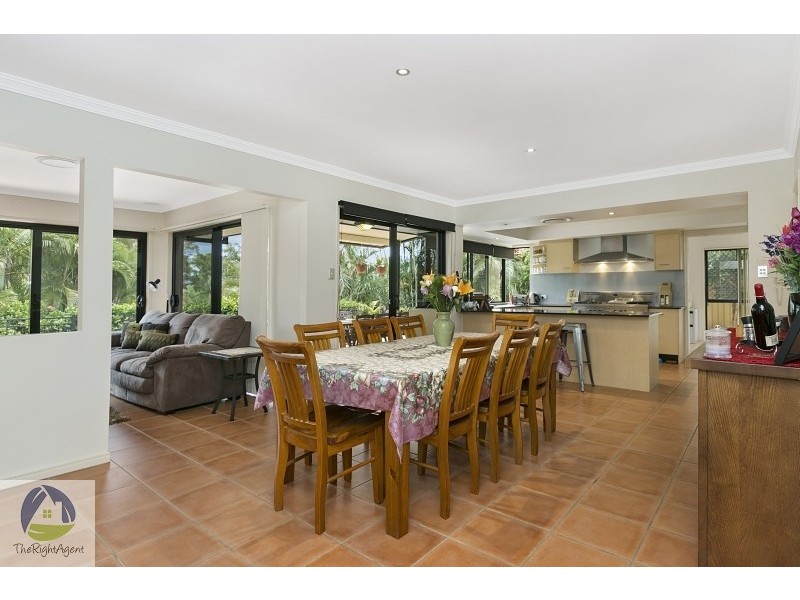 5 Boronia Court, Albany Creek QLD 4035