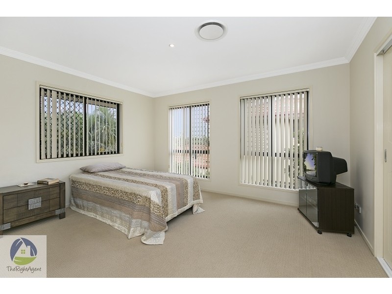 5 Boronia Court, Albany Creek QLD 4035