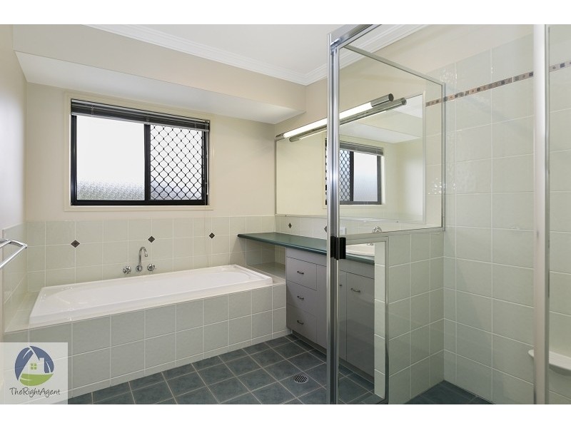 5 Boronia Court, Albany Creek QLD 4035