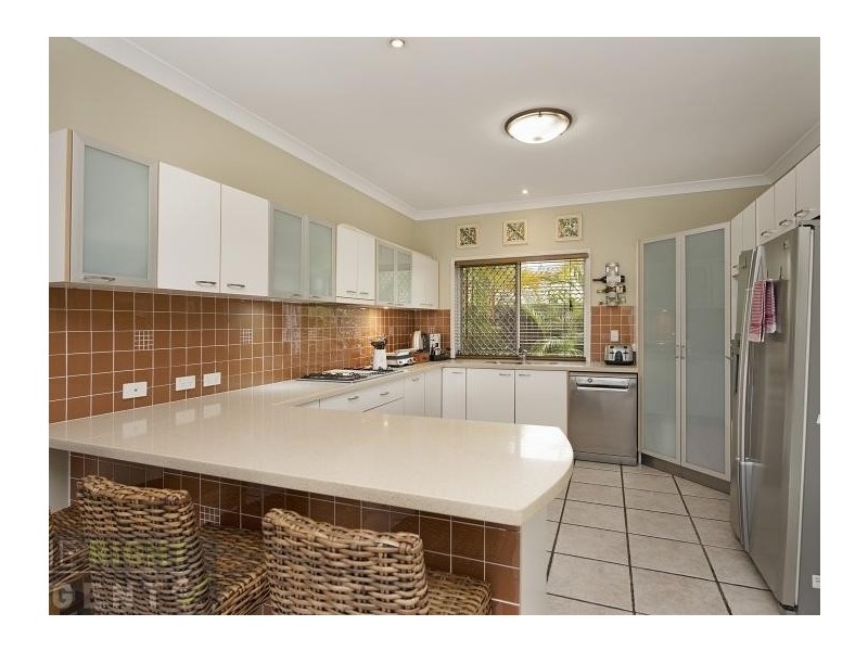 11 Memoire Court, Eatons Hill QLD 4037