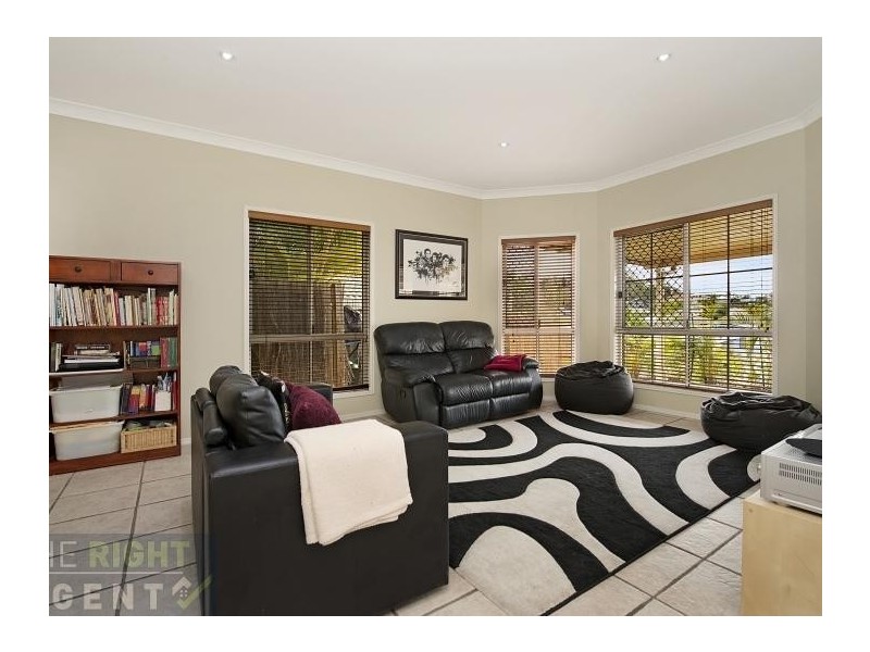 11 Memoire Court, Eatons Hill QLD 4037