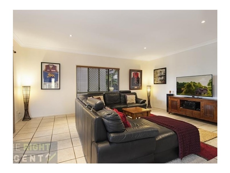 11 Memoire Court, Eatons Hill QLD 4037