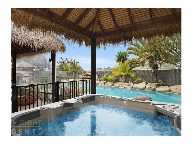 11 Memoire Court, Eatons Hill QLD 4037