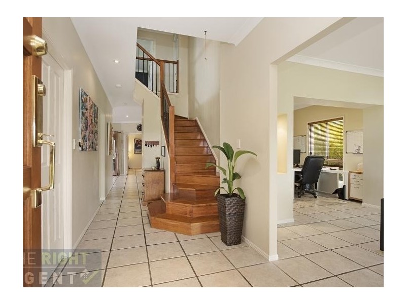 11 Memoire Court, Eatons Hill QLD 4037