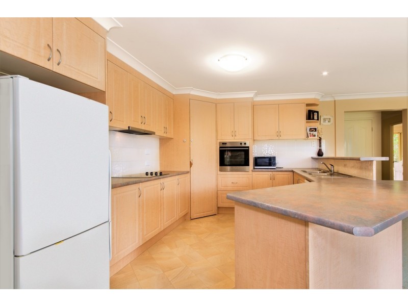 8 Major Court, Cashmere QLD 4500