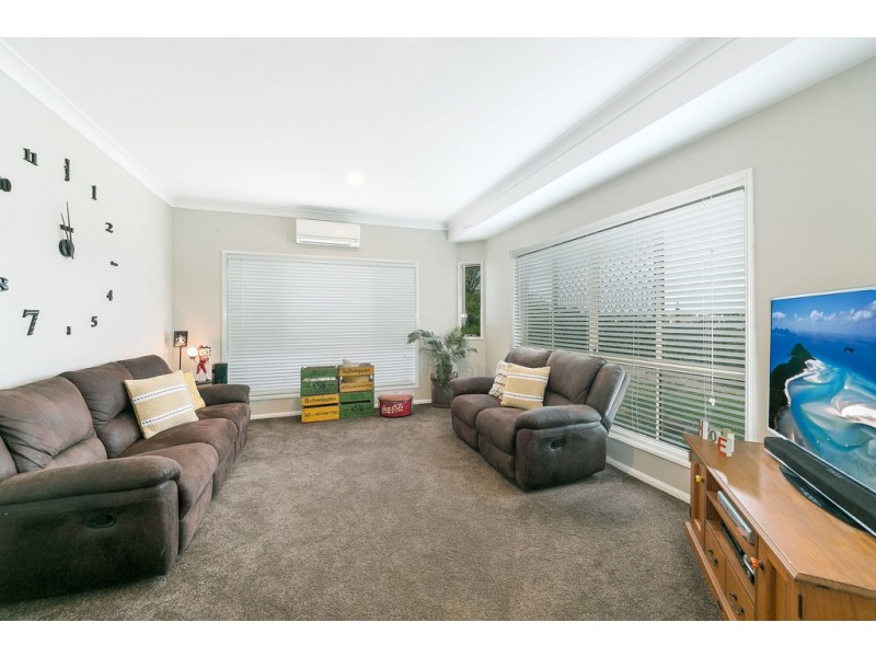 1 Tipuana Place, Cashmere QLD 4500