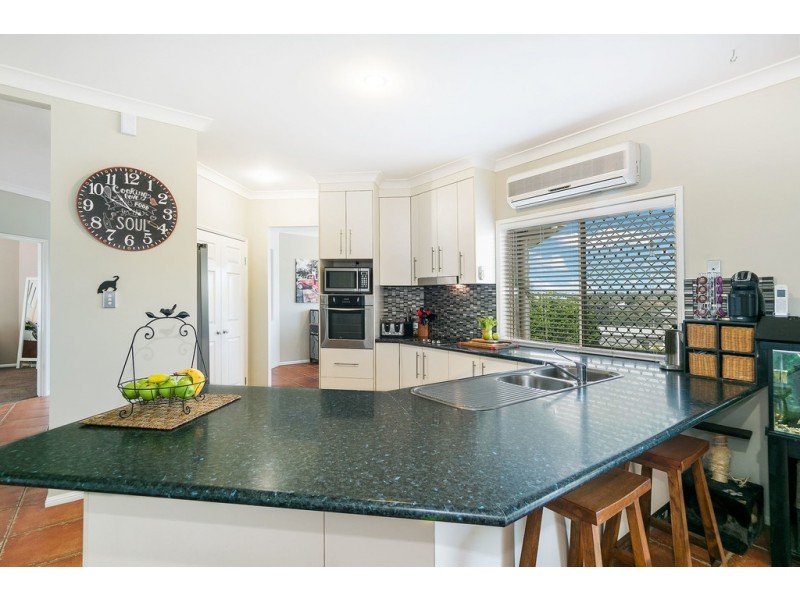 1 Tipuana Place, Cashmere QLD 4500
