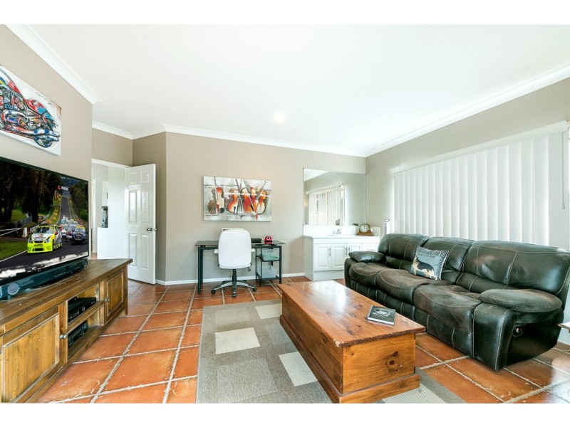 1 Tipuana Place, Cashmere QLD 4500