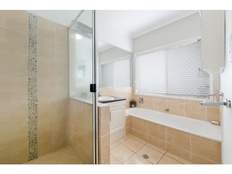 1 Tipuana Place, Cashmere QLD 4500