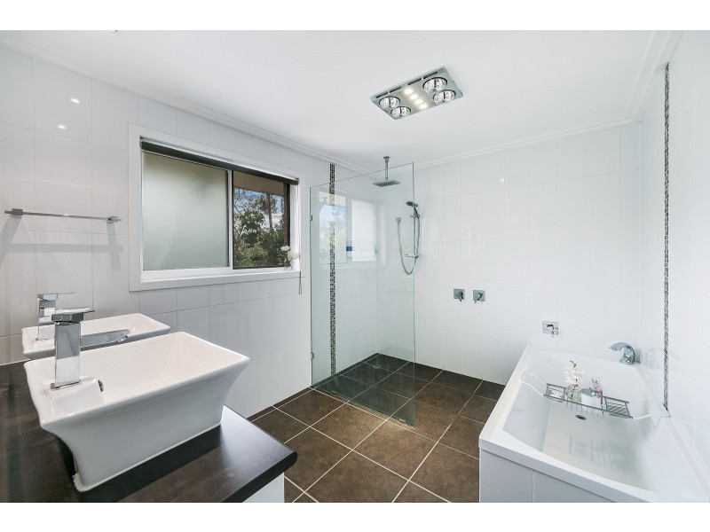 6 Mona Vale Way, Petrie QLD 4502