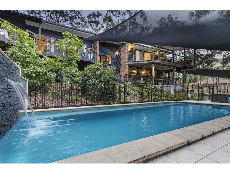 6 Kimberley Court, Eatons Hill QLD 4037