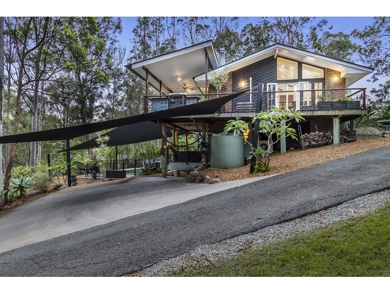 6 Kimberley Court, Eatons Hill QLD 4037