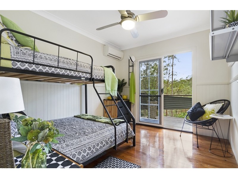 6 Kimberley Court, Eatons Hill QLD 4037