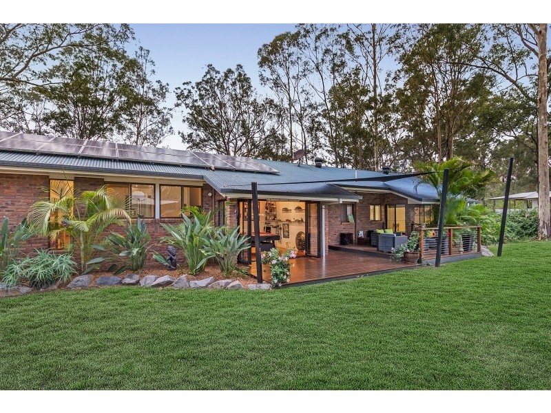 6 Kimberley Court, Eatons Hill QLD 4037