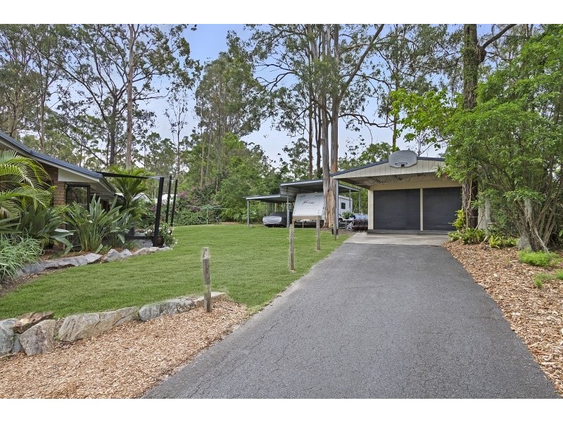 6 Kimberley Court, Eatons Hill QLD 4037