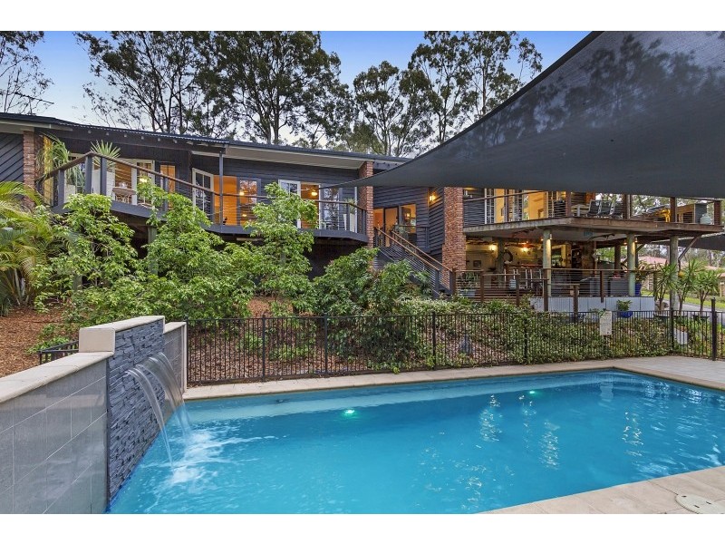 6 Kimberley Court, Eatons Hill QLD 4037