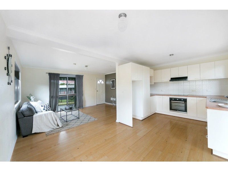 33 Lavercombe Drive, Kallangur QLD 4503