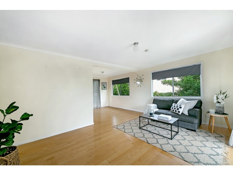 33 Lavercombe Drive, Kallangur QLD 4503