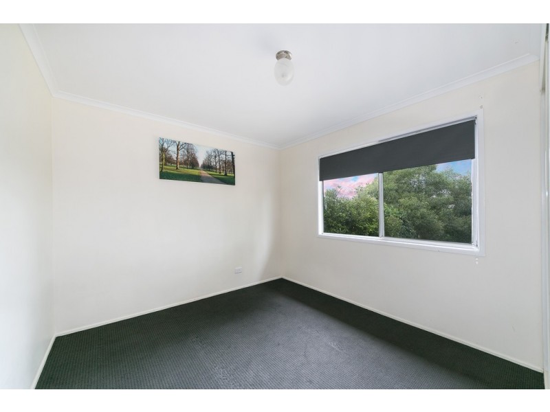 33 Lavercombe Drive, Kallangur QLD 4503