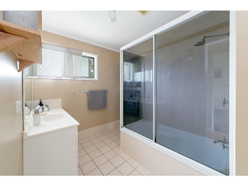 33 Lavercombe Drive, Kallangur QLD 4503
