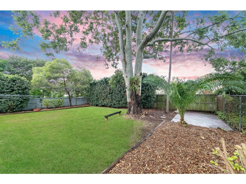 33 Lavercombe Drive, Kallangur QLD 4503