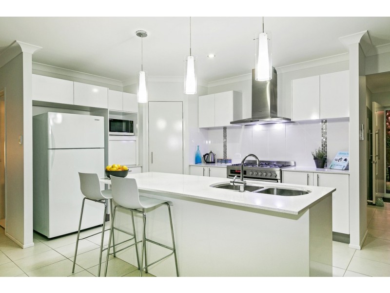 20 Page Close, Cashmere QLD 4500