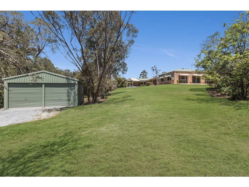 1 Creekwood Court, Warner QLD 4500