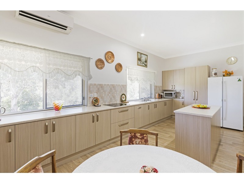 1 Creekwood Court, Warner QLD 4500