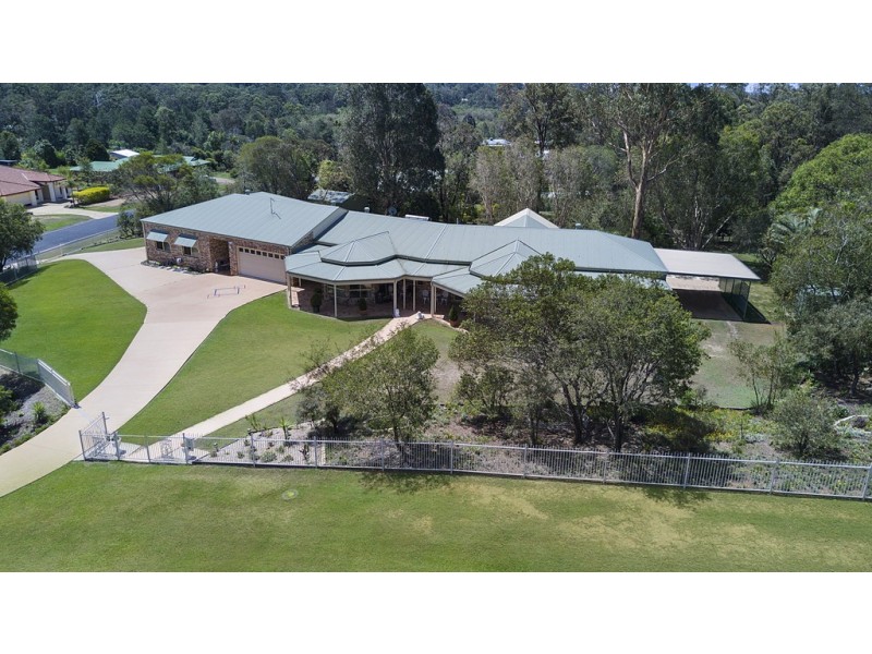 1 Creekwood Court, Warner QLD 4500