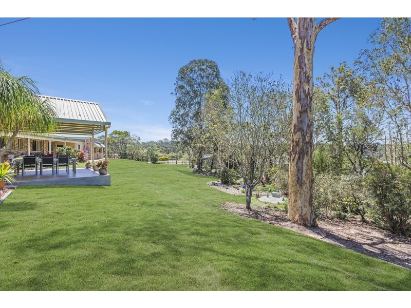1 Creekwood Court, Warner QLD 4500