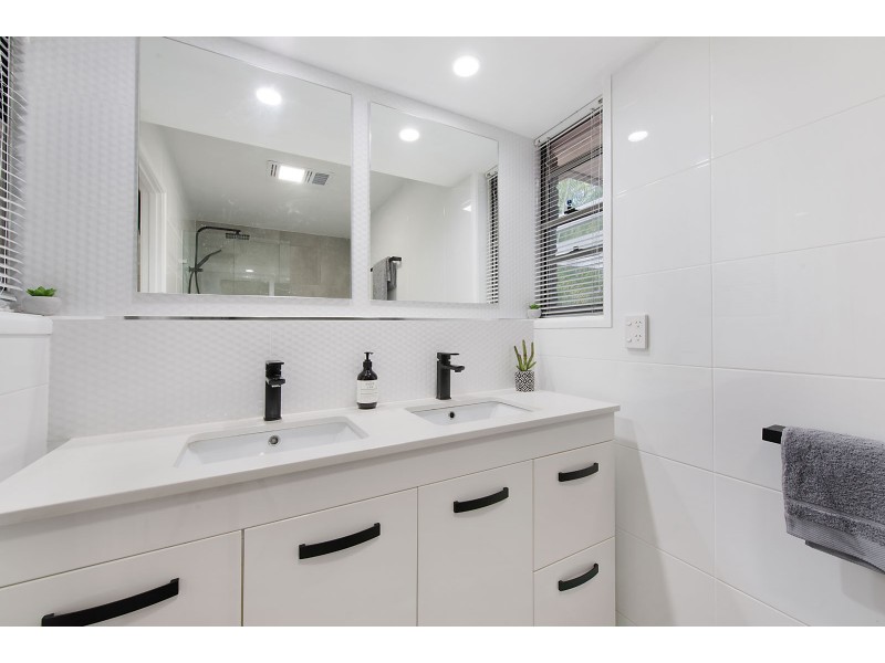 68 Cashmere Lane, Cashmere QLD 4500