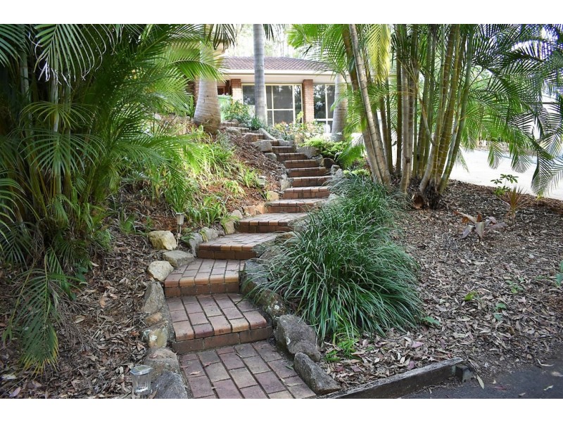 68 Cashmere Lane, Cashmere QLD 4500