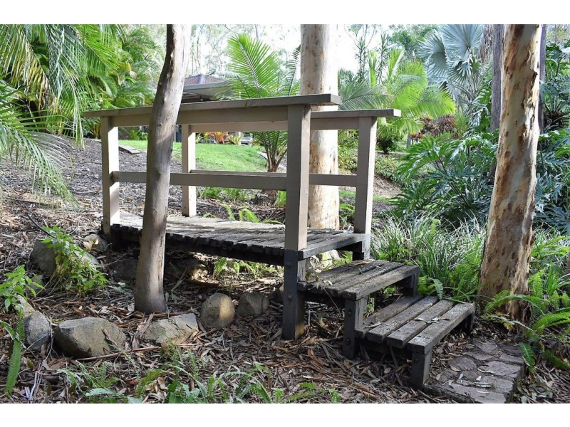 68 Cashmere Lane, Cashmere QLD 4500