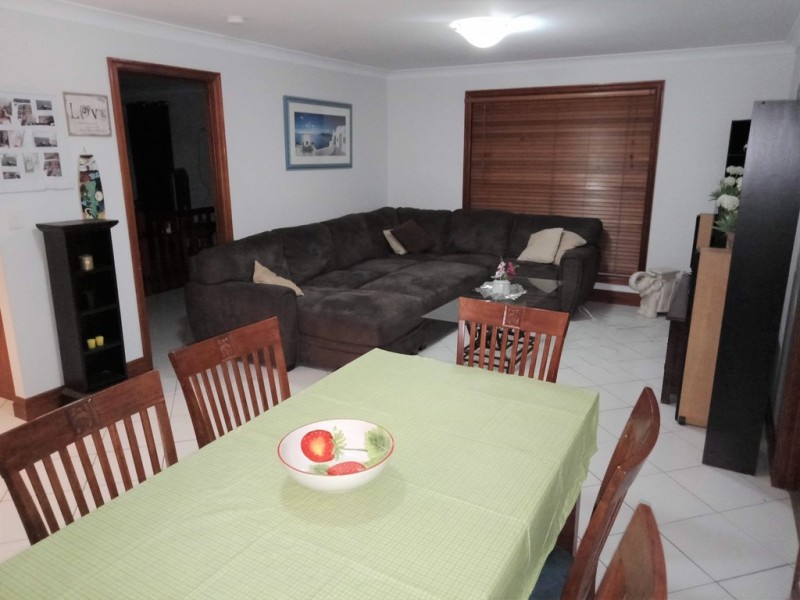 16 Barker Street, Cashmere QLD 4500