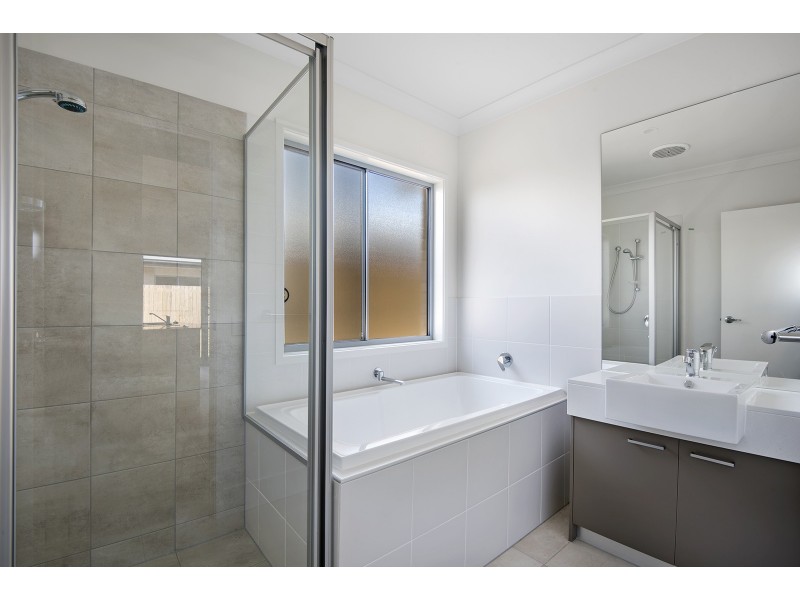 20 Crinum Circuit, Coomera QLD 4209
