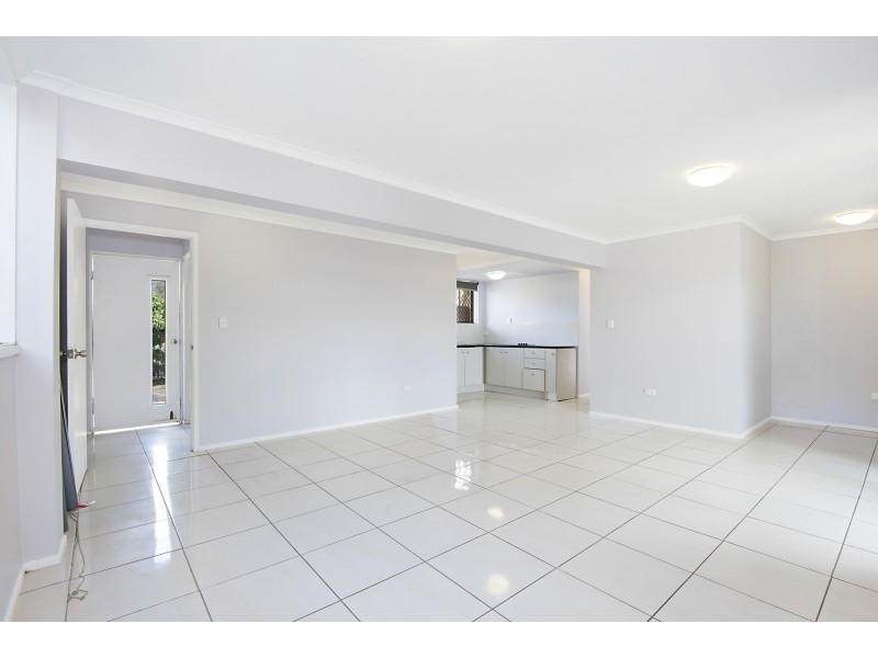 8 Francis Road, Shailer Park QLD 4128