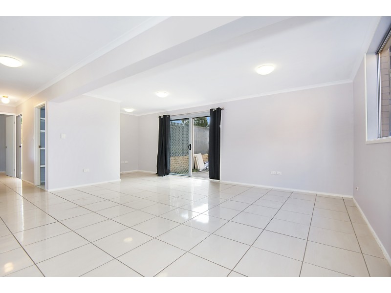 8 Francis Road, Shailer Park QLD 4128