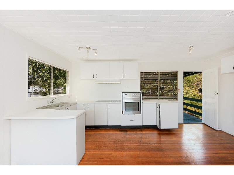 6 Toni Court, Redbank Plains QLD 4301