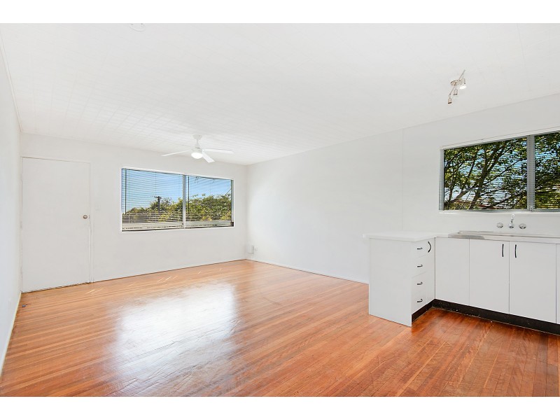6 Toni Court, Redbank Plains QLD 4301