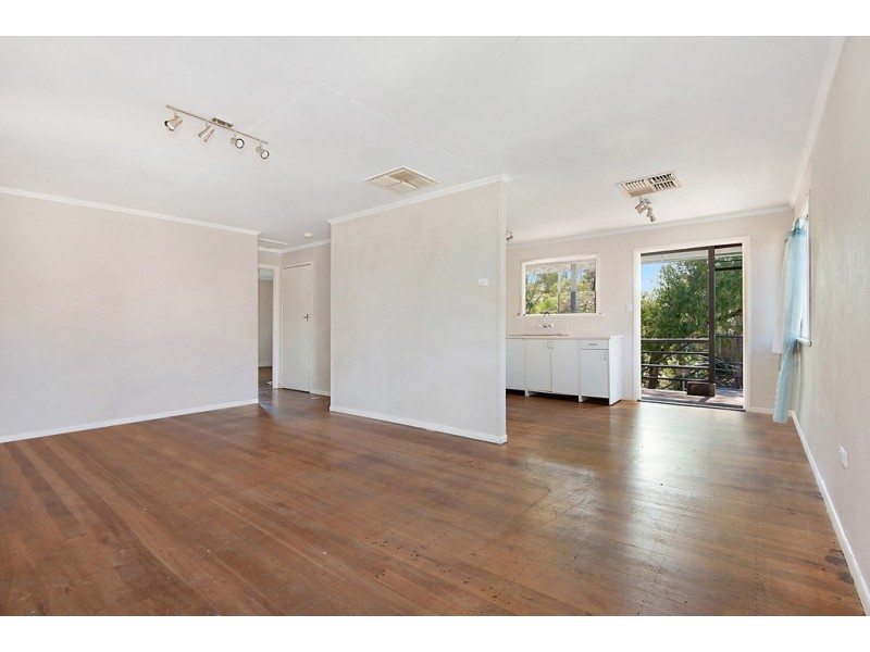 102 Jacaranda Avenue, Logan Central QLD 4114