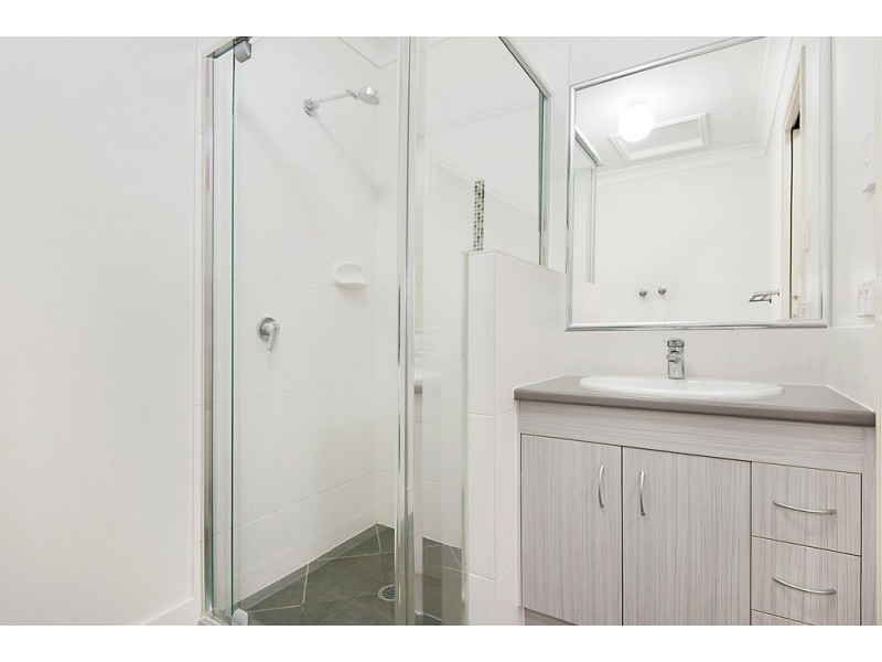 2/4 Bruce Baker Crescent, Crestmead QLD 4132