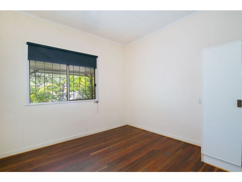 8 Barker Street, Ipswich QLD 4305