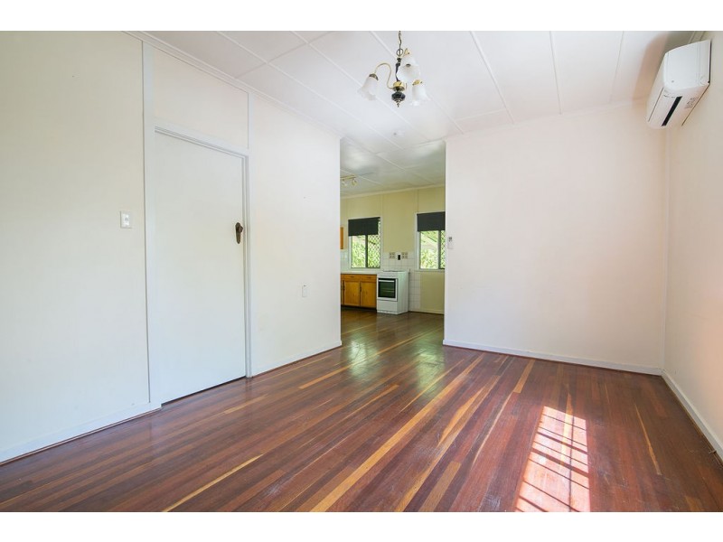 8 Barker Street, Ipswich QLD 4305