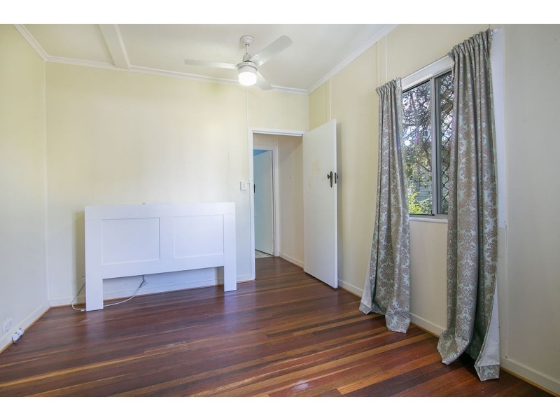 8 Barker Street, Ipswich QLD 4305