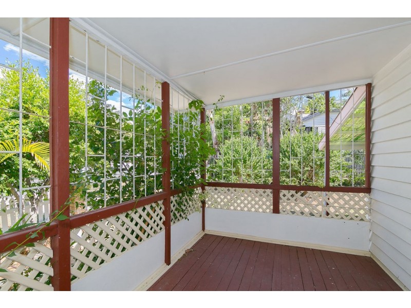 8 Barker Street, Ipswich QLD 4305