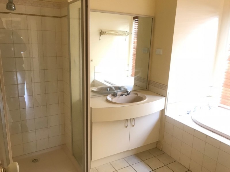 39 Kingfisher Drive, Seabrook VIC 3028